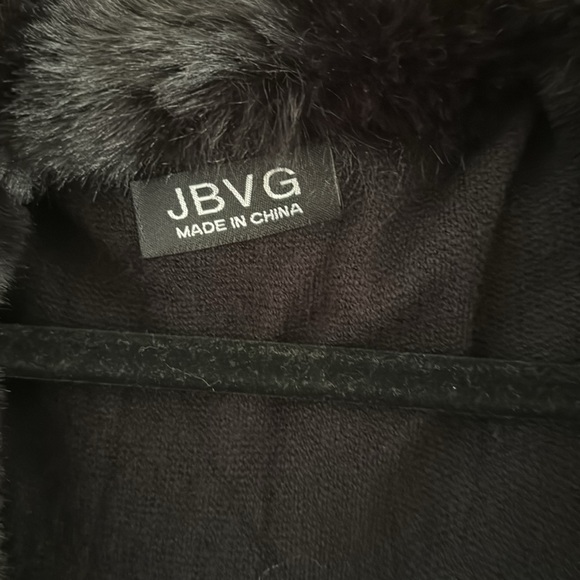 JBVG Luxury Black Double Layered Faux Fur Collared Cape Coat - Picture 5 of 7